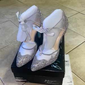 BETSY JOHNSON IRIS PUMPS